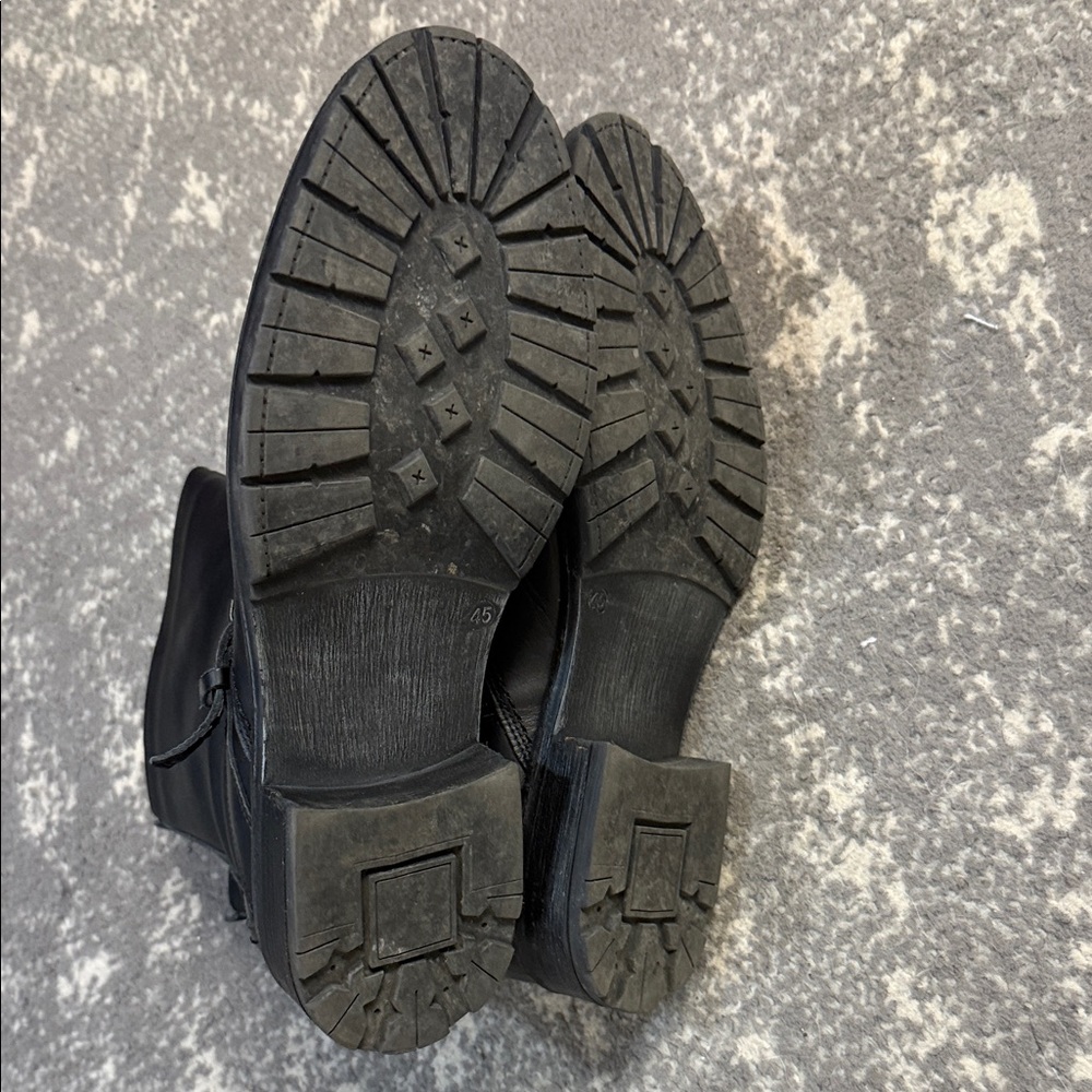 Bos. & Co. Men's Black Leather Buckle Boots - Picture 8 of 8
